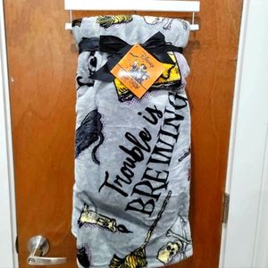 Disney Hocus Pocus Plush Throw